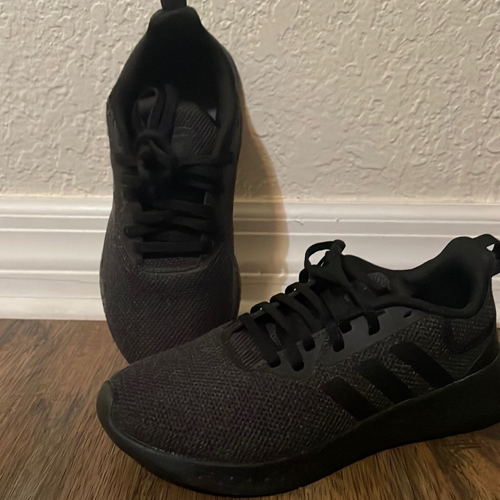 ✨Like New Adidas Boys✨ Size 4